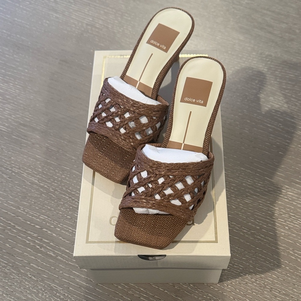 Dolce Vita Bowen Sandal - Size 6